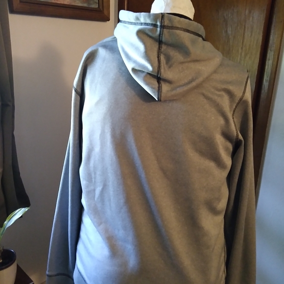 Under Armour Gray Pullover Hoodie Medium Excellent condition - Picture 3 of 4